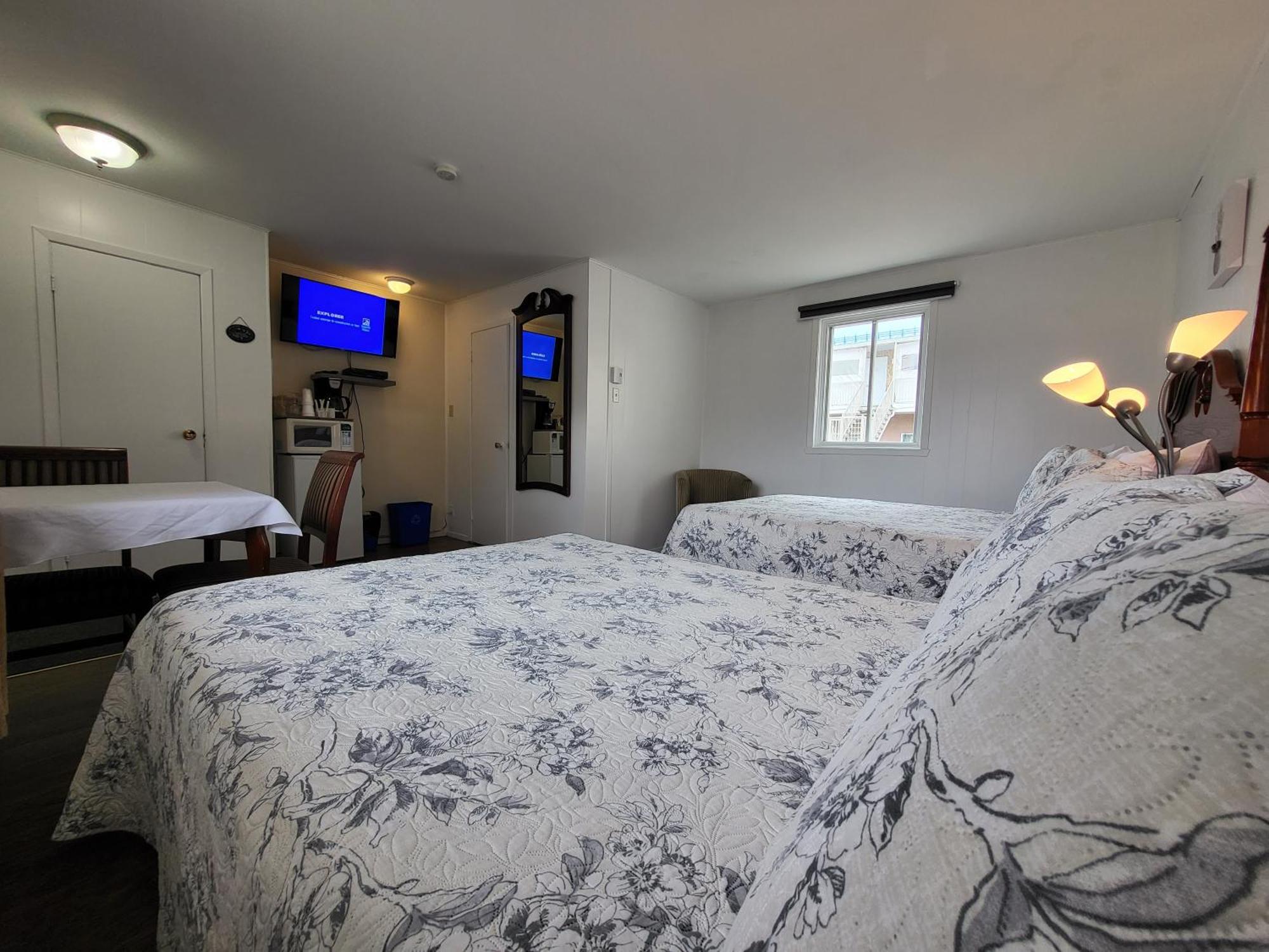 Motel Deblois Sainte-Anne-de-Beaupré Quarto foto